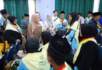 Wakil Bupati Bintan Deby Maryanti Lepas JCH