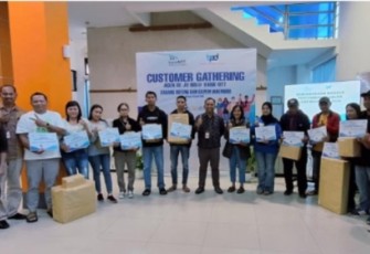 Pimpinan Bank NTT Cabang Ruteng saat berpose bersama Agen Be Ju Bisa