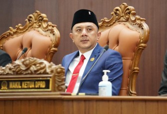 Wakil Ketua DPRD Jawa Timur, Deni Wicaksono