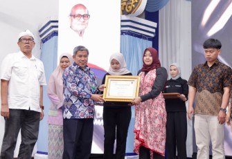 Binapenta dan PKK bersama PT Indo-Rama Synthetics Tbk memperkuat lima Tenaga Kerja Mandiri (TKM) di Purwakarta, Jawa Barat, melalui dukungan modal usaha dalam program Tanggung Jawab Sosial dan Lingkungan (TJSL/CSR) perusahaan, Jumat (7/8/2026).