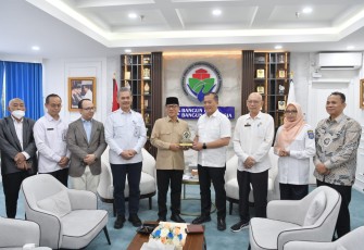 Menteri Desa dan Pembangunan Daerah Tertinggal Yandri Susanto saat audiensi dengan Gubernur Lalu Muhamad Iqbal di Kantor Kemendes PDT Jakarta, Selasa (10/3/2026)
