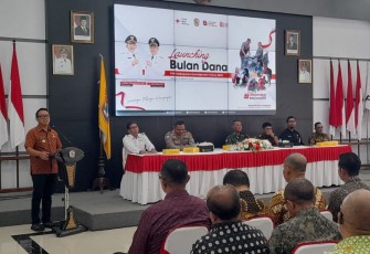  Wakil Bupati Karanganyar, Adhe Eliana, menyampaikan pidato sa.butan dalam acara Launching Bulan Dana PMI 2026, di Ruang Anthurium Rumah Dinas Bupati Karanganyar, Selasa (4/8/2026).