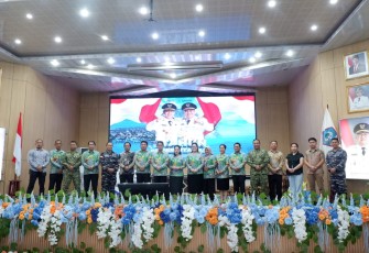 Foto bersama pada kegiatan peringatan 1 tahun kepemimpinan HHRM