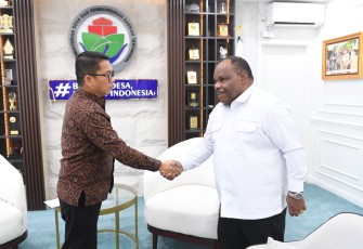 Mendes Yandri saat audiensi dengan Bupati Yahukimo Didimus Yahuli  di Kantor Kemendes PDT, Rabu (11/3/2026)