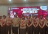 Bupati Jember Gus Muhammad Fawait saat melepas keberangkatan kontingen Pramuka Jember menuju Jambore Nasional (Jamnas) XII Tahun 2026 di Cibubur, Jakarta.