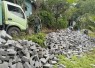 Material paving blok pengerjaan jalan Dusun Klagin