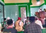 Sholat berjamaah di Masjid Al Karomah