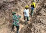 Pengerjaan drainase di desa Batangmata Sapo