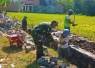 Gotong royong bangun saluran irigasi di wilayah desa binaan