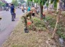 Pembersihan lingkungan bersama warga