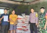 Penyaluran pupuk di wilayah desa binaan