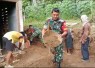 Kerja bakti bersihkan lingkungan