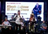 Haryono saat memberikan pemaparan di sela-sela momentum peluncuran buku "Kisah Sukses Si Anak Desa", Minggu (24/5/2026) malam, bertempat di halaman kediamannya di kawasan Suruh, Tasikmadu, Karanganyar.