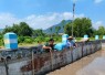 Babinsa Desa Kendalbulur Dampingi Petani Perbaiki Pematang Sawah, Dukung Kesiapan Masa Tanam