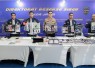 Kabid Humas Polda Jatim Kombes Pol Jules Abraham Abast saat konferensi pers di Mapolda Jatim