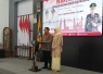 Pejabat baru Kajari Karanganyar, Dr. Abdurachman, didampingi istri memperkenalkan  diri dalam acara penyambutan di Ruang Anturium Rumah Dinas Bupati Karanganyar, Jumat (14/6/2026)