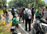 Brimob Polda Metro Jaya Patroli Cipta Kondisi, Bantu Pengemudi Ojol Kecelakaan di Kebun Sirih