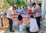 Polres Bojonegoro Salurkan 25 Ribu Liter Air Bersih ke Warga Terdampak Kemarau
