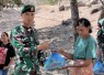 Jumat Berkah, Yonarmed 12 Kostrad Berbagi Sembako kepada Masyarakat Kurang Mampu