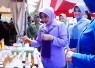 Wakil Ketua Umum Dharma Pertiwi Ny. Susi Tandyo Budi R membuka secara resmi Bazar TNI 