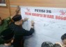 Ketua DPRD Kabupaten Bogor Sastra Winara SH menandatangani PETISI 26 tolak korupsi, Senin (12/10)