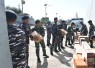 TNI AL Kirim Bantuan Kemanusiaan Melalui KRI Bung Hatta-370 Untuk Warga Terdampak Gempa di NTT 